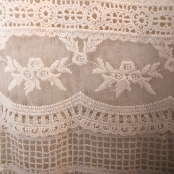 NWT Blu Pepper Ivory Lacy Crochet Tank - Picture 4 of 7